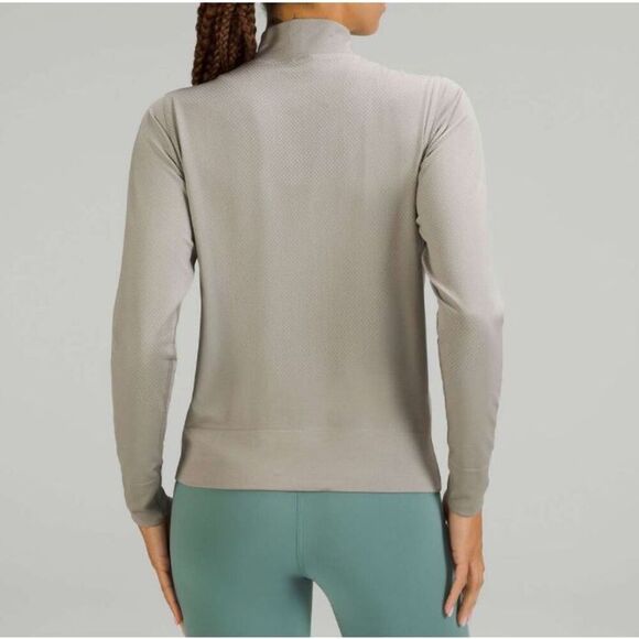 Lululemon Swiftly Relaxed Half Zip, Gull Grey / White, Sz 8, No Flaws - Picture 6 of 6